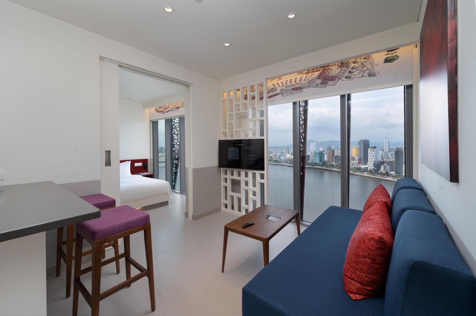 Wink Icon Hotel Danang Riverside - Luxury Suites - 24Hrs Stay & Rooftop Pool Bar Esterno foto