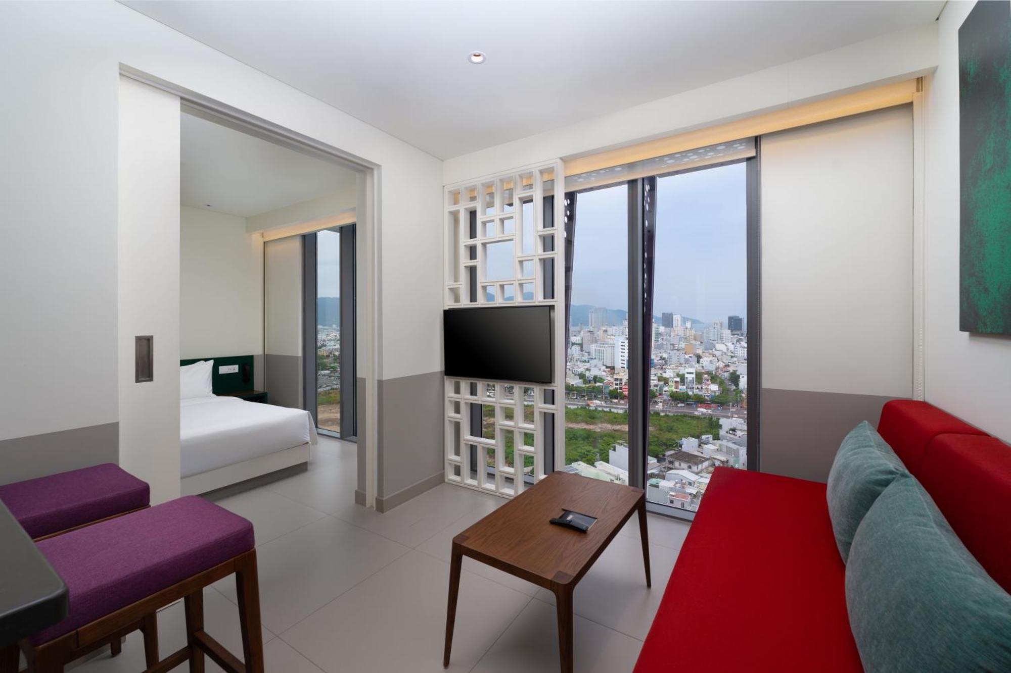 Wink Icon Hotel Danang Riverside - Luxury Suites - 24Hrs Stay & Rooftop Pool Bar Esterno foto