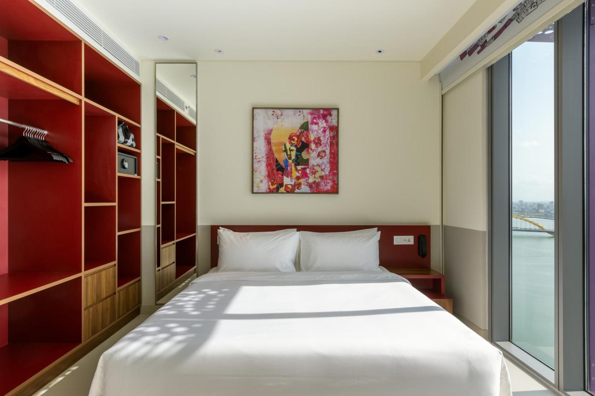 Wink Icon Hotel Danang Riverside - Luxury Suites - 24Hrs Stay & Rooftop Pool Bar Esterno foto