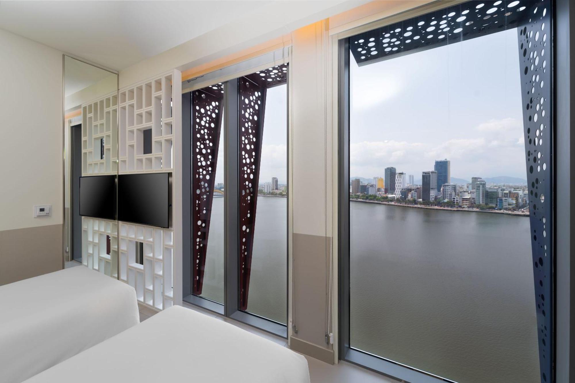 Wink Icon Hotel Danang Riverside - Luxury Suites - 24Hrs Stay & Rooftop Pool Bar Camera foto