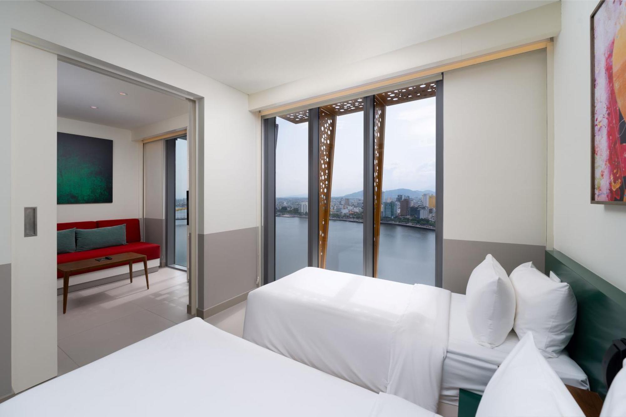Wink Icon Hotel Danang Riverside - Luxury Suites - 24Hrs Stay & Rooftop Pool Bar Esterno foto