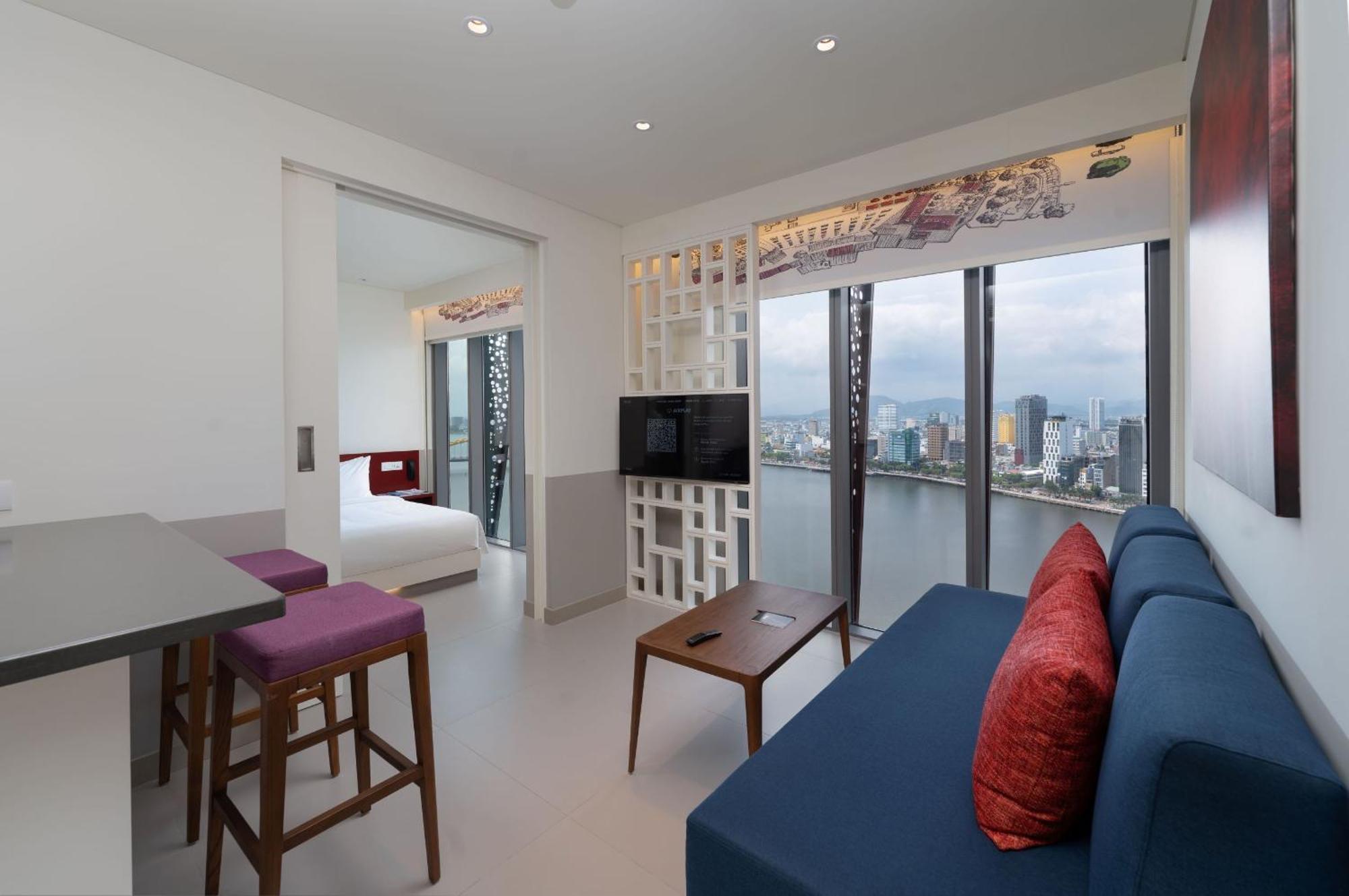 Wink Icon Hotel Danang Riverside - Luxury Suites - 24Hrs Stay & Rooftop Pool Bar Esterno foto