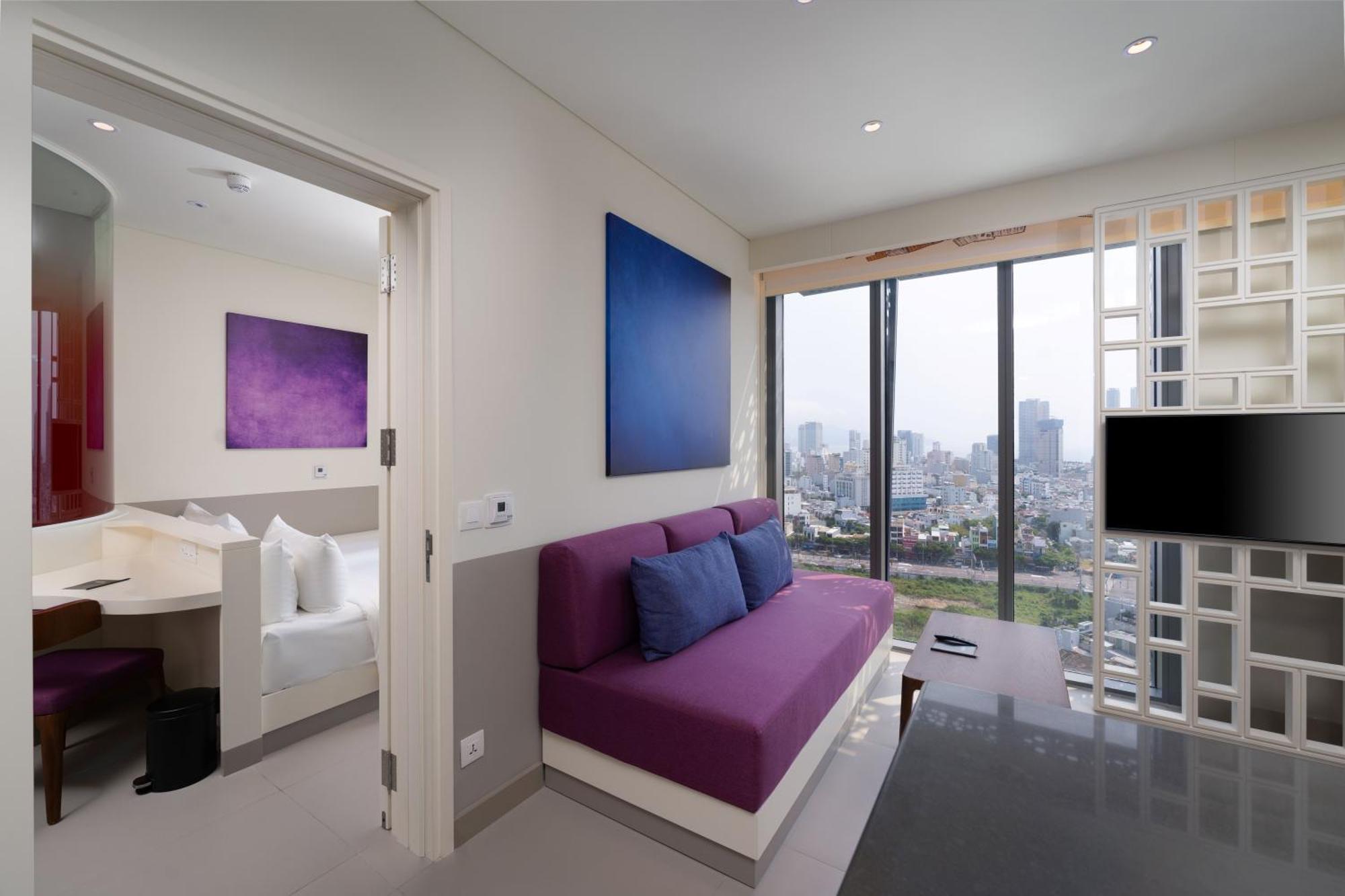 Wink Icon Hotel Danang Riverside - Luxury Suites - 24Hrs Stay & Rooftop Pool Bar Esterno foto