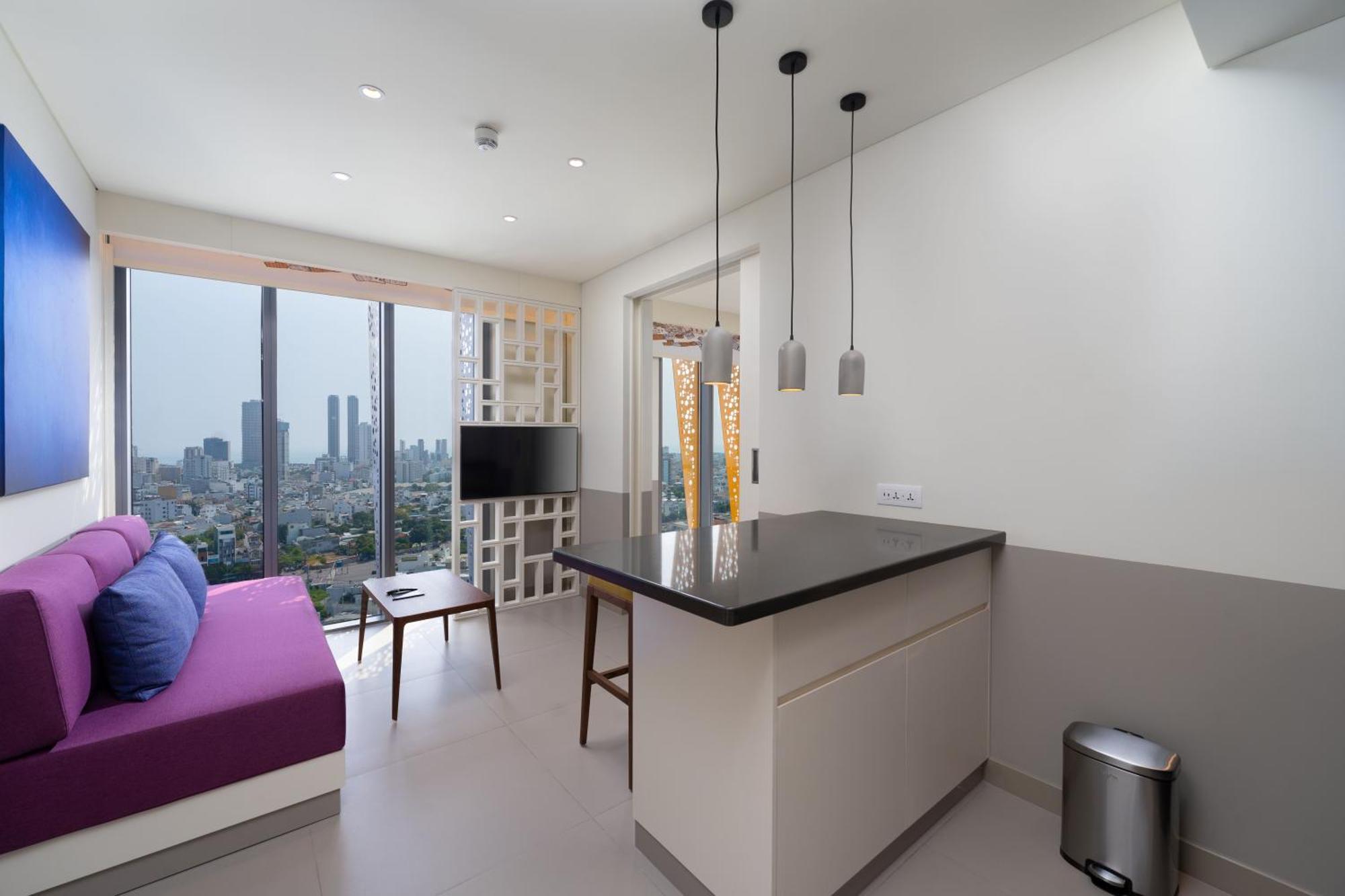 Wink Icon Hotel Danang Riverside - Luxury Suites - 24Hrs Stay & Rooftop Pool Bar Esterno foto