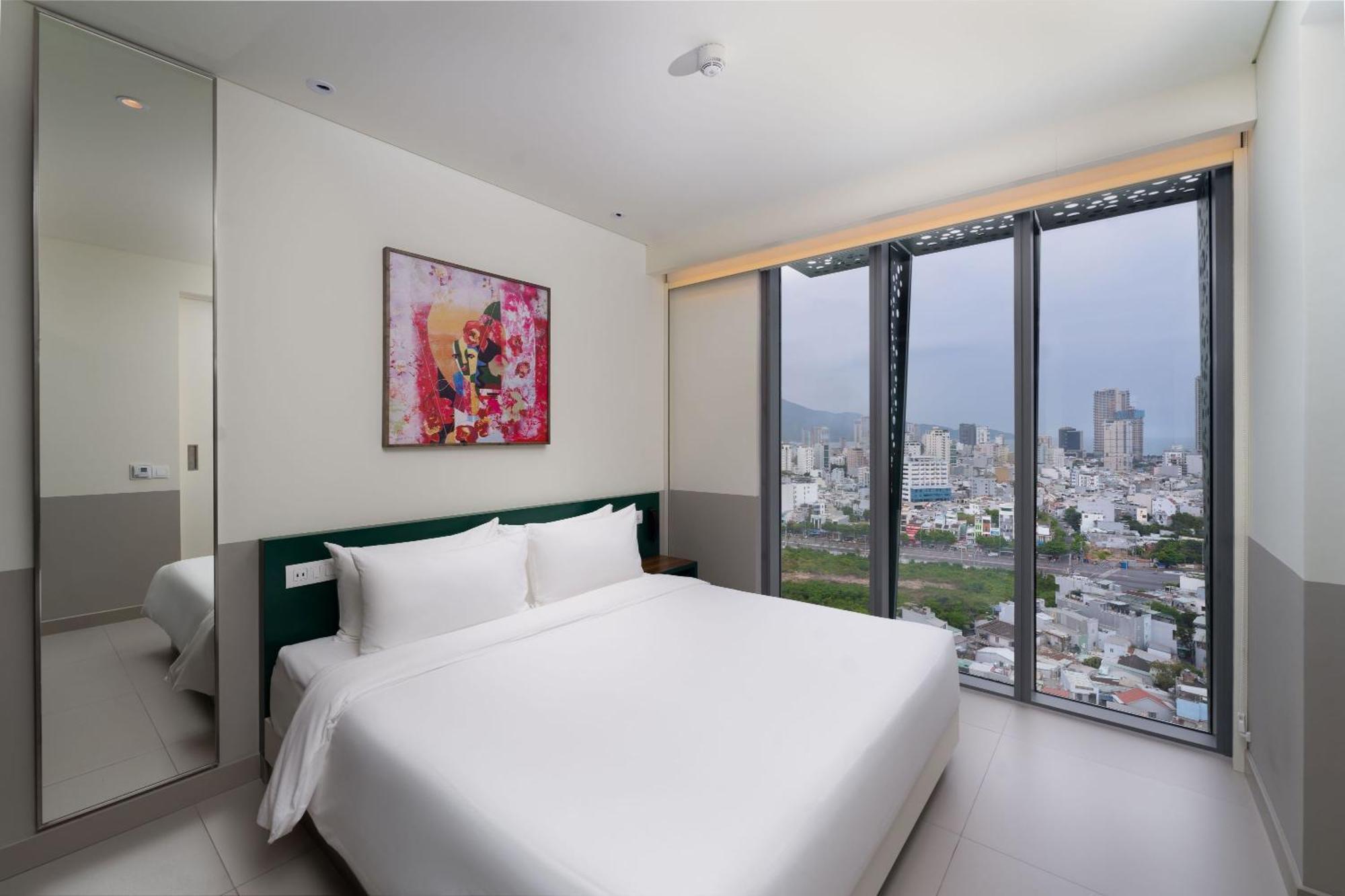 Wink Icon Hotel Danang Riverside - Luxury Suites - 24Hrs Stay & Rooftop Pool Bar Esterno foto