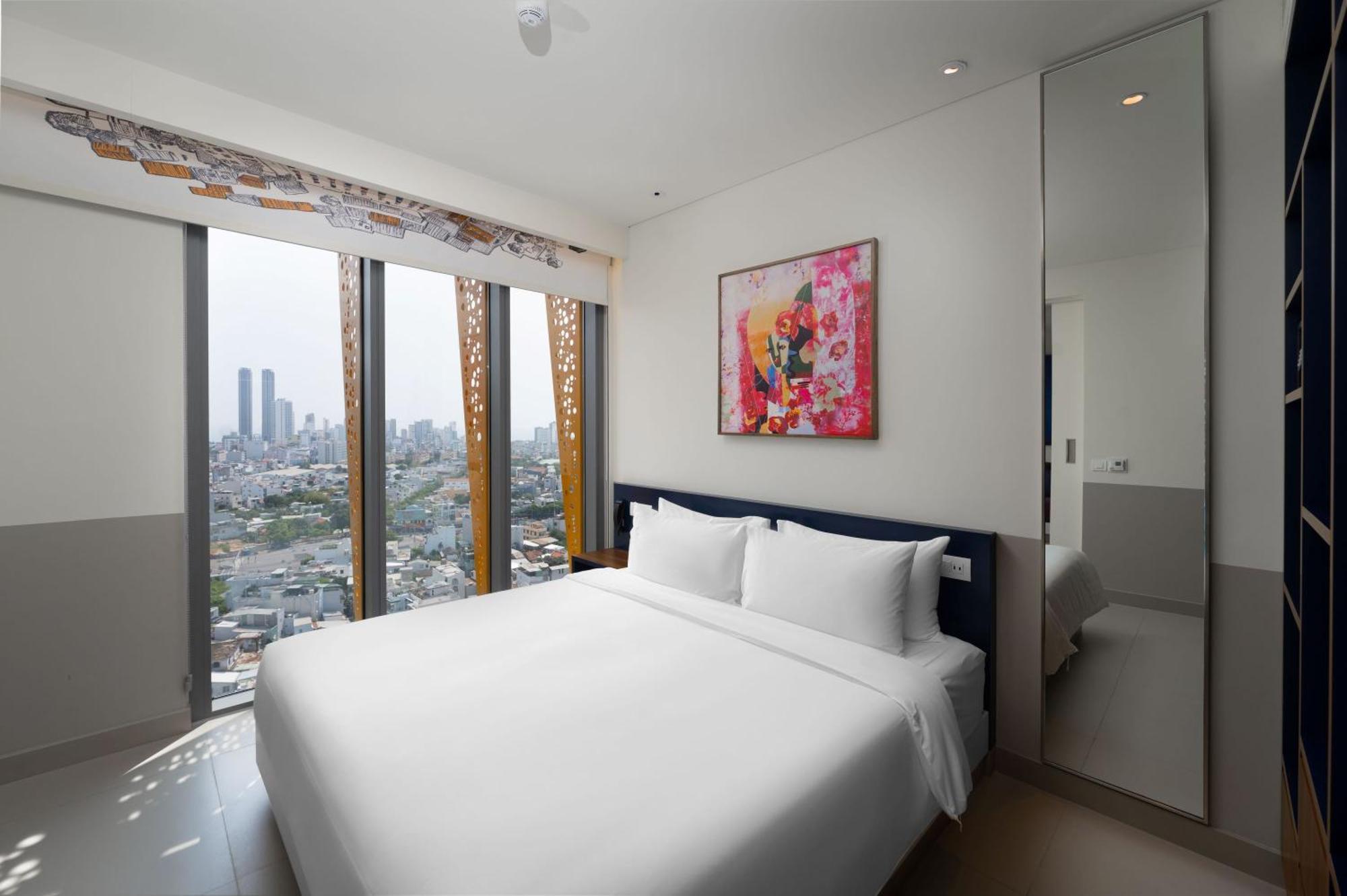 Wink Icon Hotel Danang Riverside - Luxury Suites - 24Hrs Stay & Rooftop Pool Bar Esterno foto