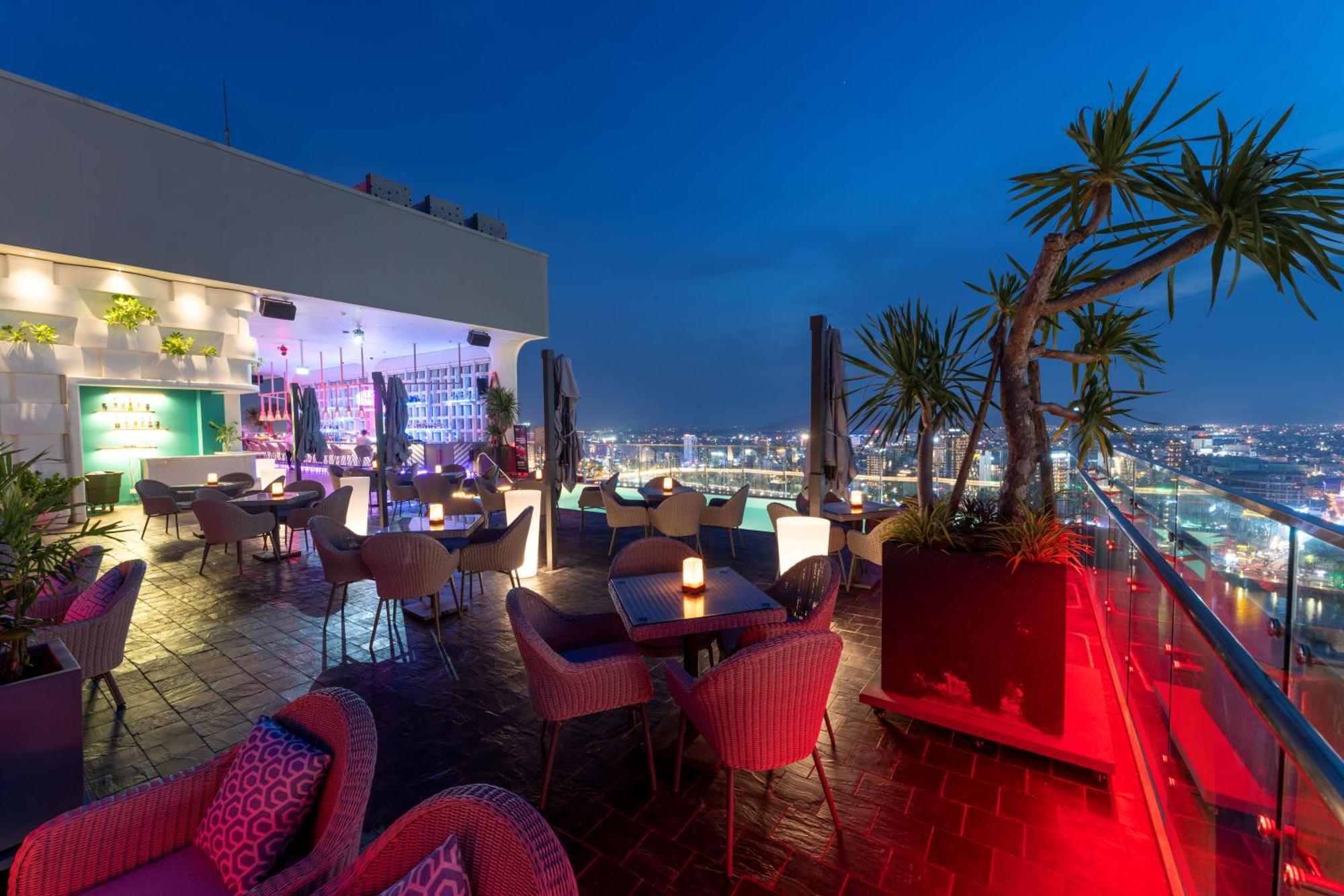 Wink Icon Hotel Danang Riverside - Luxury Suites - 24Hrs Stay & Rooftop Pool Bar Esterno foto